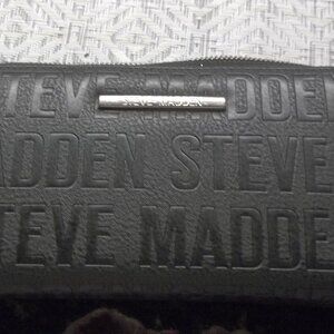 STEVE MADDEN CLUTCH